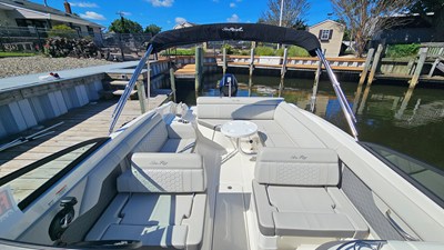 Sea Ray 270 SDX OB 9 2022 Sea Ray 270 SDX OB 10