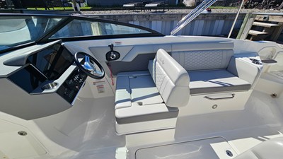Sea Ray 270 SDX OB 10 2022 Sea Ray 270 SDX OB 11