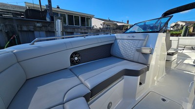 Sea Ray 270 SDX OB 22 2022 Sea Ray 270 SDX OB 23