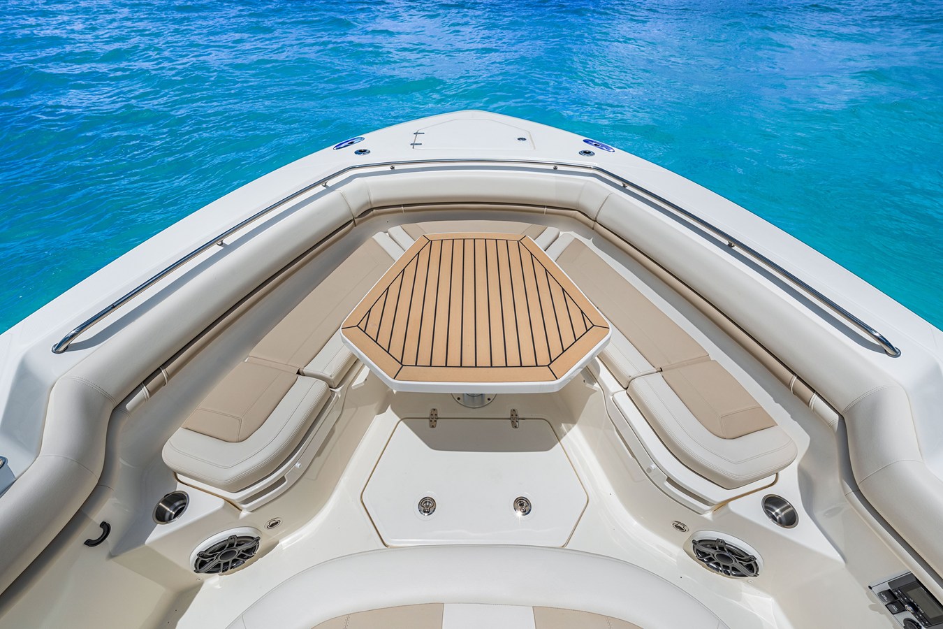 2026 Boston Whaler 380 Outrage 19