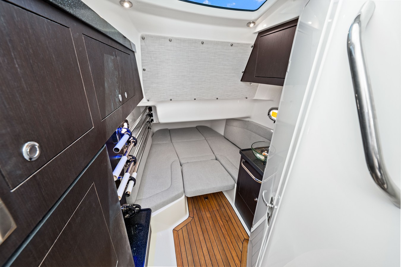 2026 Boston Whaler 380 Outrage 26