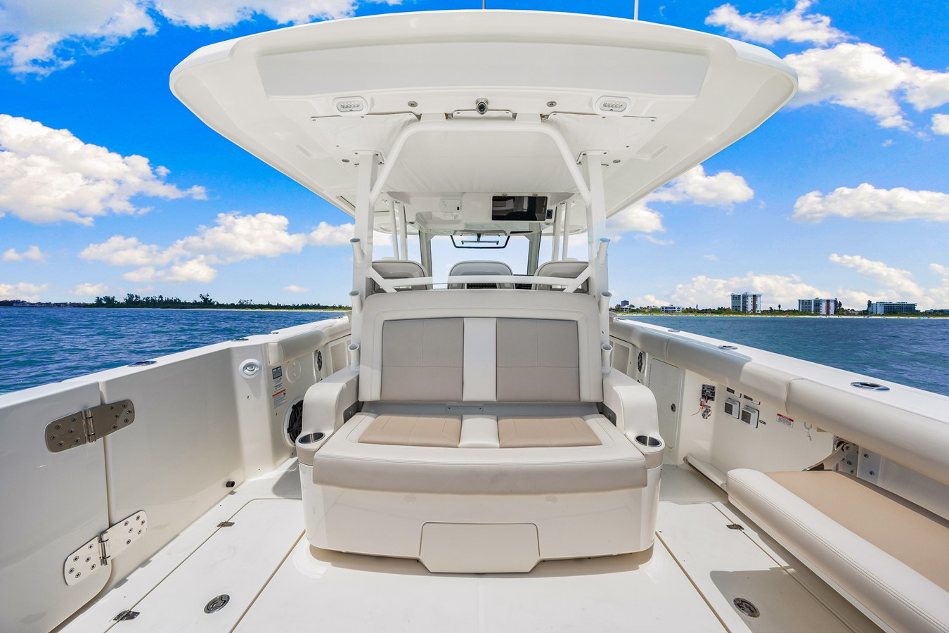 2026 Boston Whaler 380 Outrage 48