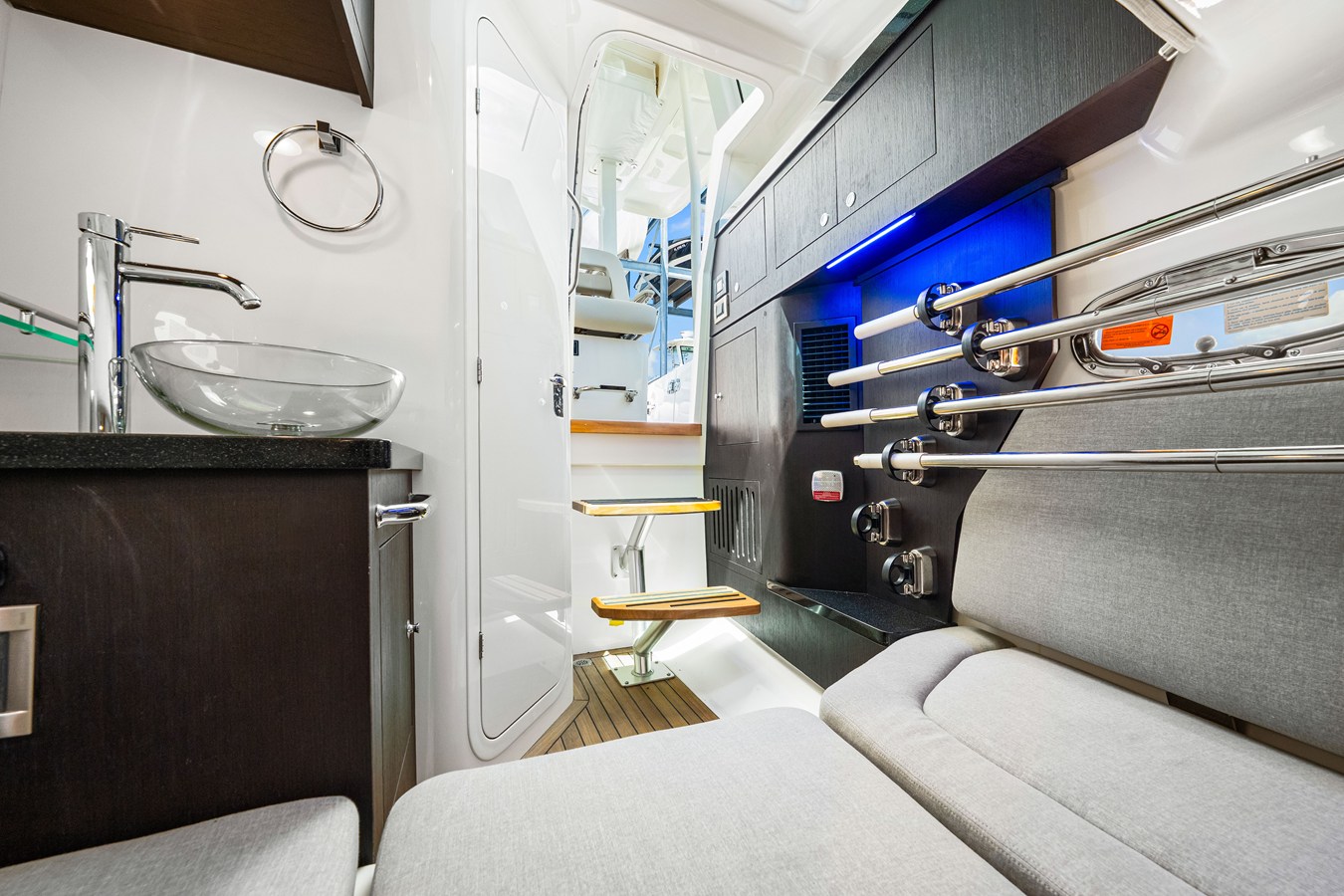 2026 Boston Whaler 380 Outrage 73