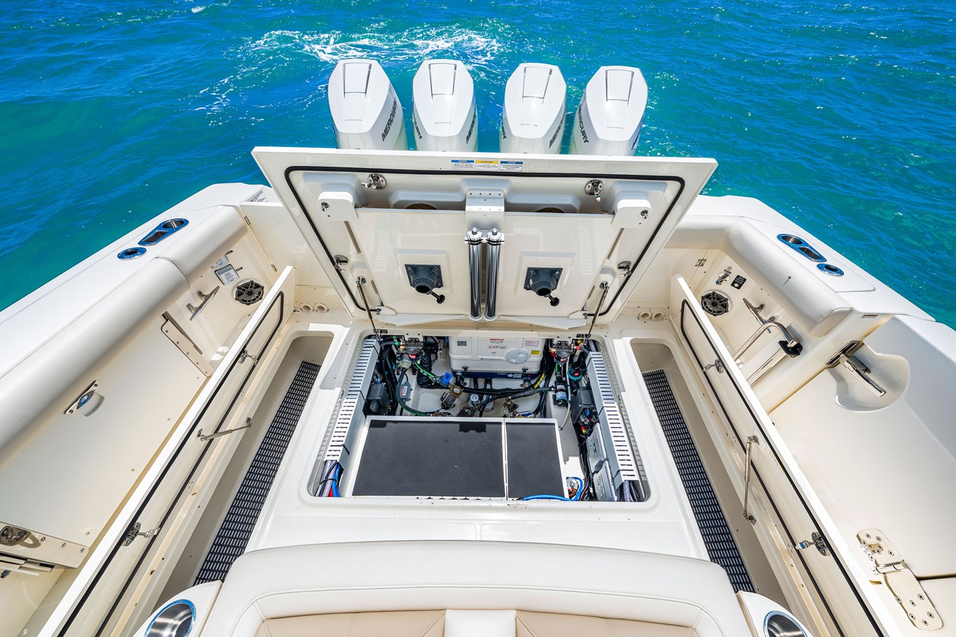 2026 Boston Whaler 380 Outrage 75