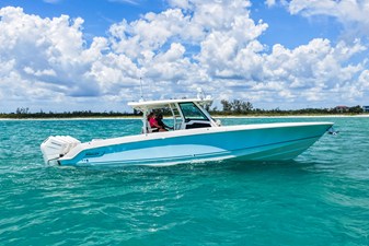Boston Whaler 380 Outrage 4 2026 Boston Whaler 380 Outrage 5