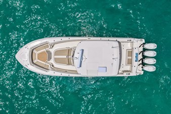 Boston Whaler 380 Outrage 10 2026 Boston Whaler 380 Outrage 11