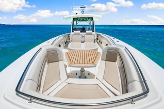 Boston Whaler 380 Outrage 19 2026 Boston Whaler 380 Outrage 20