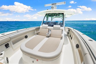 Boston Whaler 380 Outrage 20 2026 Boston Whaler 380 Outrage 21