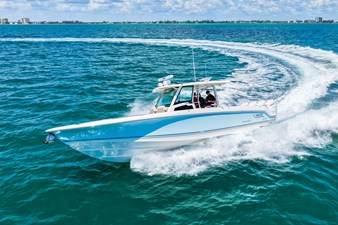 Boston Whaler 380 Outrage 27 2026 Boston Whaler 380 Outrage 28