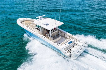 Boston Whaler 380 Outrage 31 2026 Boston Whaler 380 Outrage 32