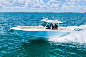 Boston Whaler 380 Outrage 34 2026 Boston Whaler 380 Outrage 35