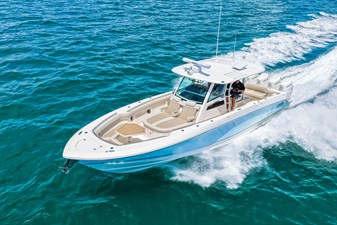 Boston Whaler 380 Outrage 36 2026 Boston Whaler 380 Outrage 37