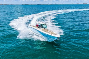 Boston Whaler 380 Outrage 37 2026 Boston Whaler 380 Outrage 38