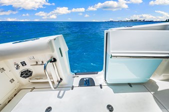 Boston Whaler 380 Outrage 46 2026 Boston Whaler 380 Outrage 47