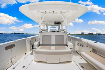 Boston Whaler 380 Outrage 47 2026 Boston Whaler 380 Outrage 48