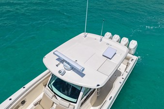 Boston Whaler 380 Outrage 56 2026 Boston Whaler 380 Outrage 57