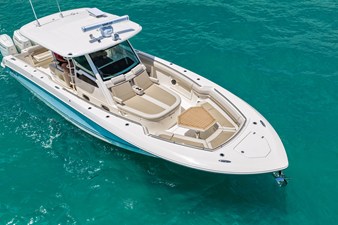 Boston Whaler 380 Outrage 59 2026 Boston Whaler 380 Outrage 60