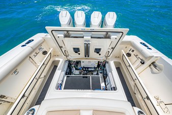 Boston Whaler 380 Outrage 74 2026 Boston Whaler 380 Outrage 75