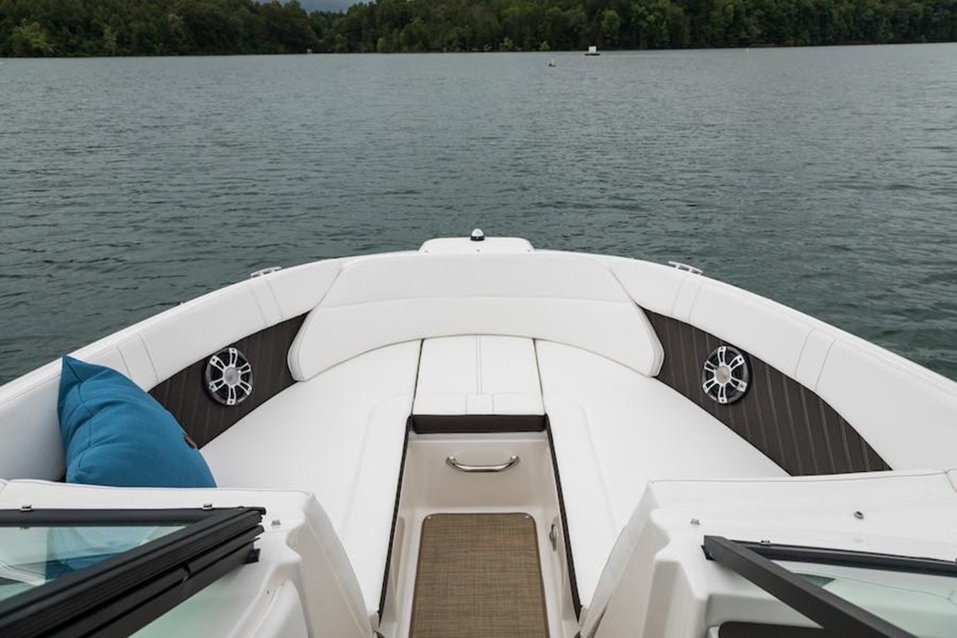 2023 Sea Ray SPX 230 10