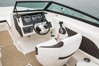 Sea Ray SPX 230 4 2023 Sea Ray SPX 230 5