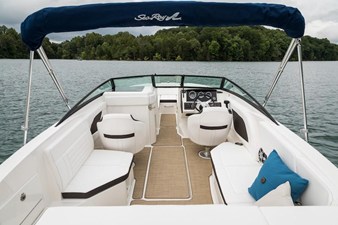 2023 Sea Ray SPX 230 8