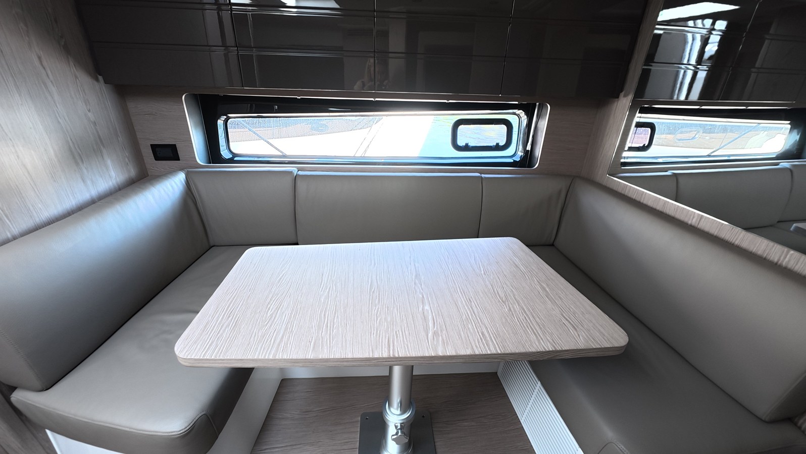 2025 Azimut ATLANTIS 45 61