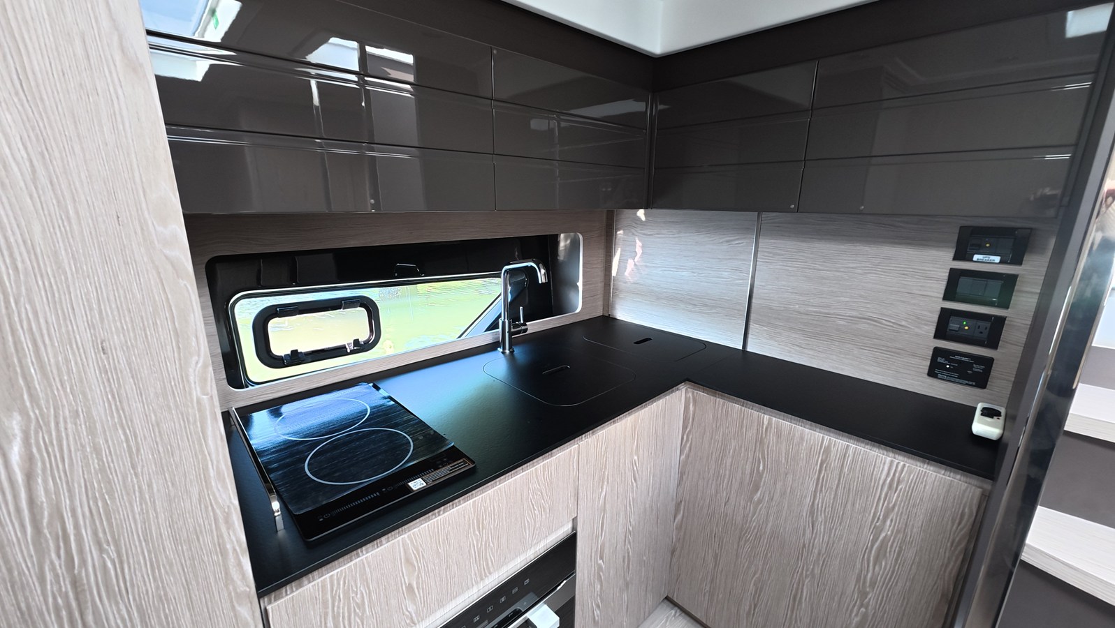 2025 Azimut ATLANTIS 45 67