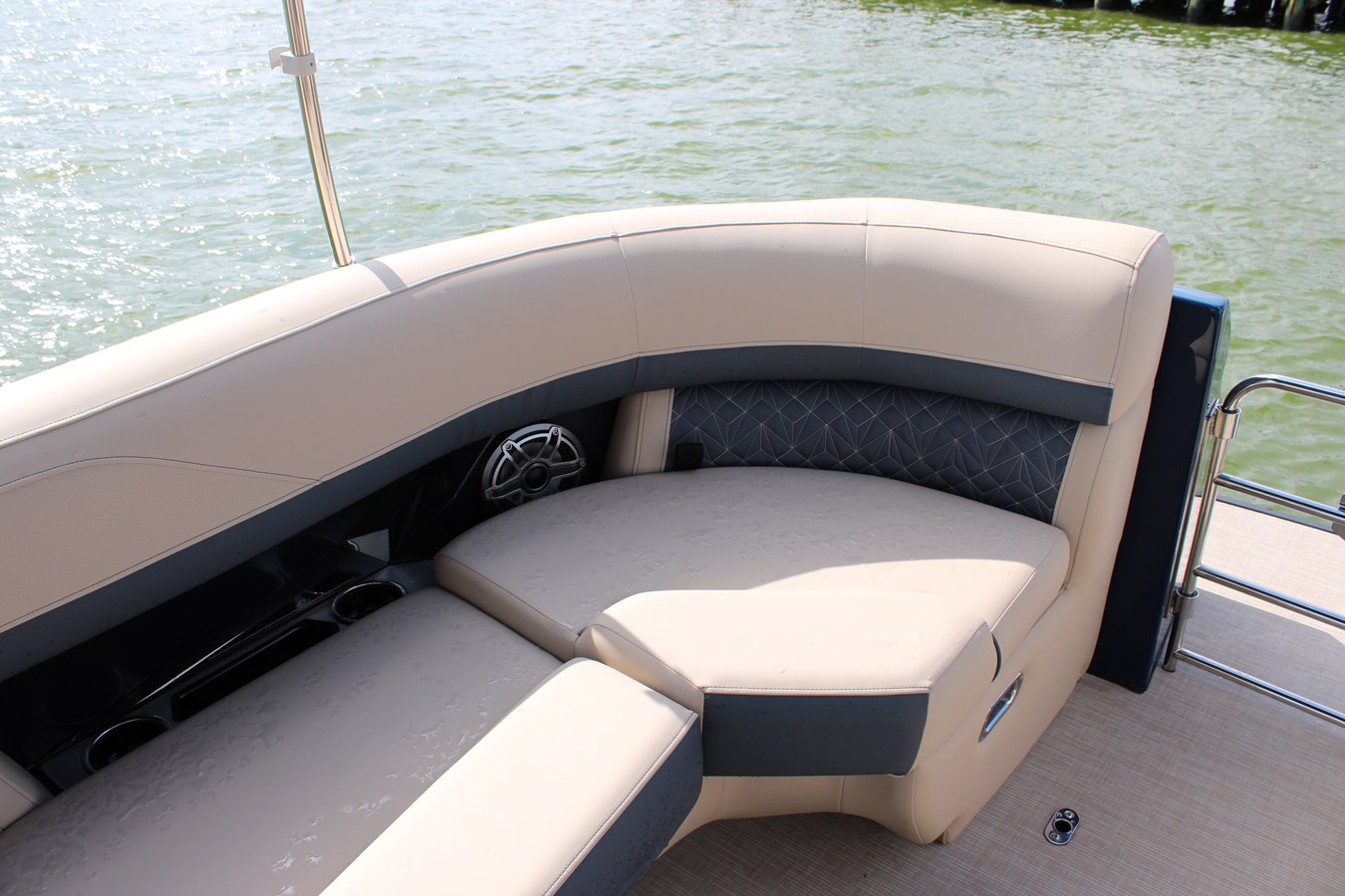 2027 Harris Grand Mariner 230 10