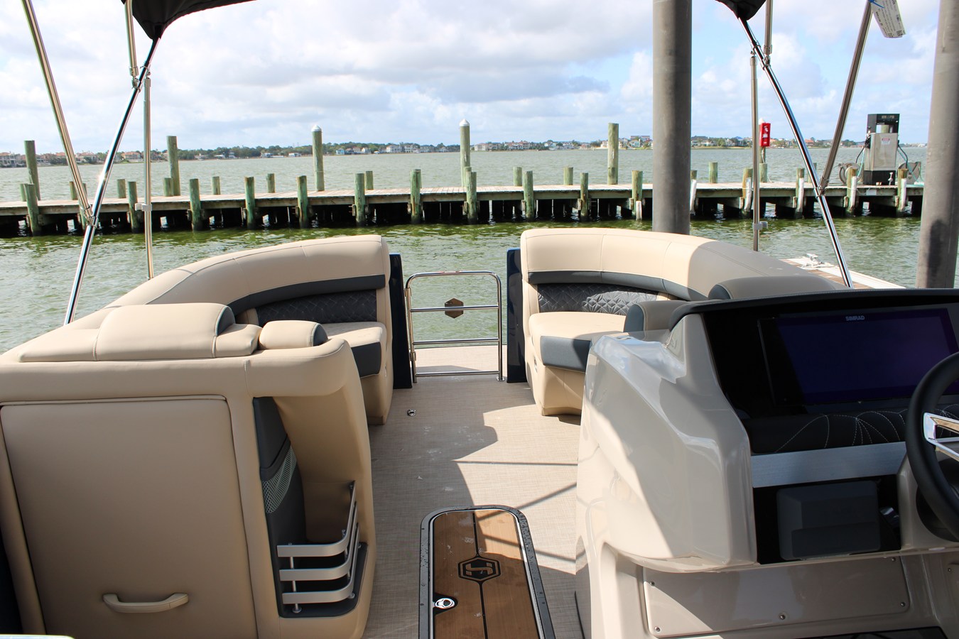 2027 Harris Grand Mariner 230 17