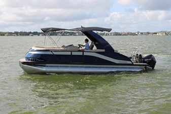 Harris Grand Mariner 230 0 2027 Harris Grand Mariner 230 1