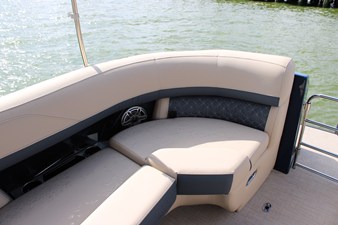 Harris Grand Mariner 230 9 2027 Harris Grand Mariner 230 10