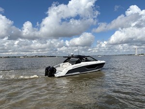 Cruisers Yachts 42 GLS Outboard 4 2025 Cruisers Yachts 42 GLS Outboard 5