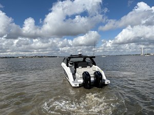 Cruisers Yachts 42 GLS Outboard 6 2025 Cruisers Yachts 42 GLS Outboard 7