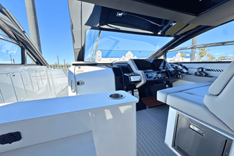 Cruisers Yachts 42 GLS Outboard 13 2025 Cruisers Yachts 42 GLS Outboard 14