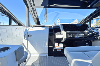 Cruisers Yachts 42 GLS Outboard 14 2025 Cruisers Yachts 42 GLS Outboard 15
