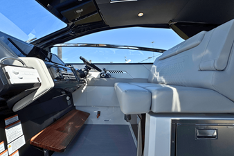 Cruisers Yachts 42 GLS Outboard 20 2025 Cruisers Yachts 42 GLS Outboard 21