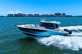Boston Whaler 405 CONQUEST 0 2025 Boston Whaler 405 CONQUEST 1