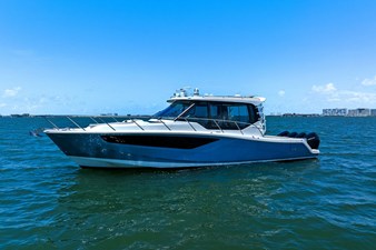 Boston Whaler 405 CONQUEST 4 2025 Boston Whaler 405 CONQUEST 5