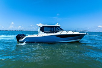 Boston Whaler 405 CONQUEST 6 2025 Boston Whaler 405 CONQUEST 7