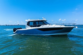 Boston Whaler 405 CONQUEST 7 2025 Boston Whaler 405 CONQUEST 8
