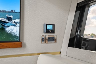 Boston Whaler 405 CONQUEST 36 2025 Boston Whaler 405 CONQUEST 37