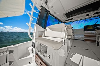 Boston Whaler 405 CONQUEST 43 2025 Boston Whaler 405 CONQUEST 44