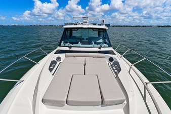 Boston Whaler 405 CONQUEST 76 2025 Boston Whaler 405 CONQUEST 77
