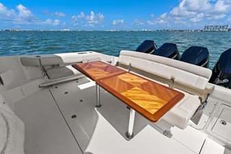 Boston Whaler 405 CONQUEST 81 2025 Boston Whaler 405 CONQUEST 82