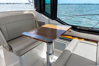 Boston Whaler 405 CONQUEST 85 2025 Boston Whaler 405 CONQUEST 86