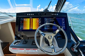 Boston Whaler 405 CONQUEST 87 2025 Boston Whaler 405 CONQUEST 88