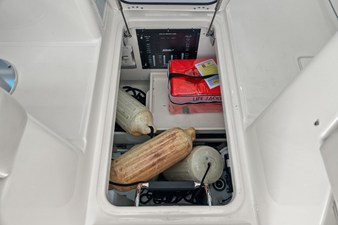 Boston Whaler 405 CONQUEST 92 2025 Boston Whaler 405 CONQUEST 93