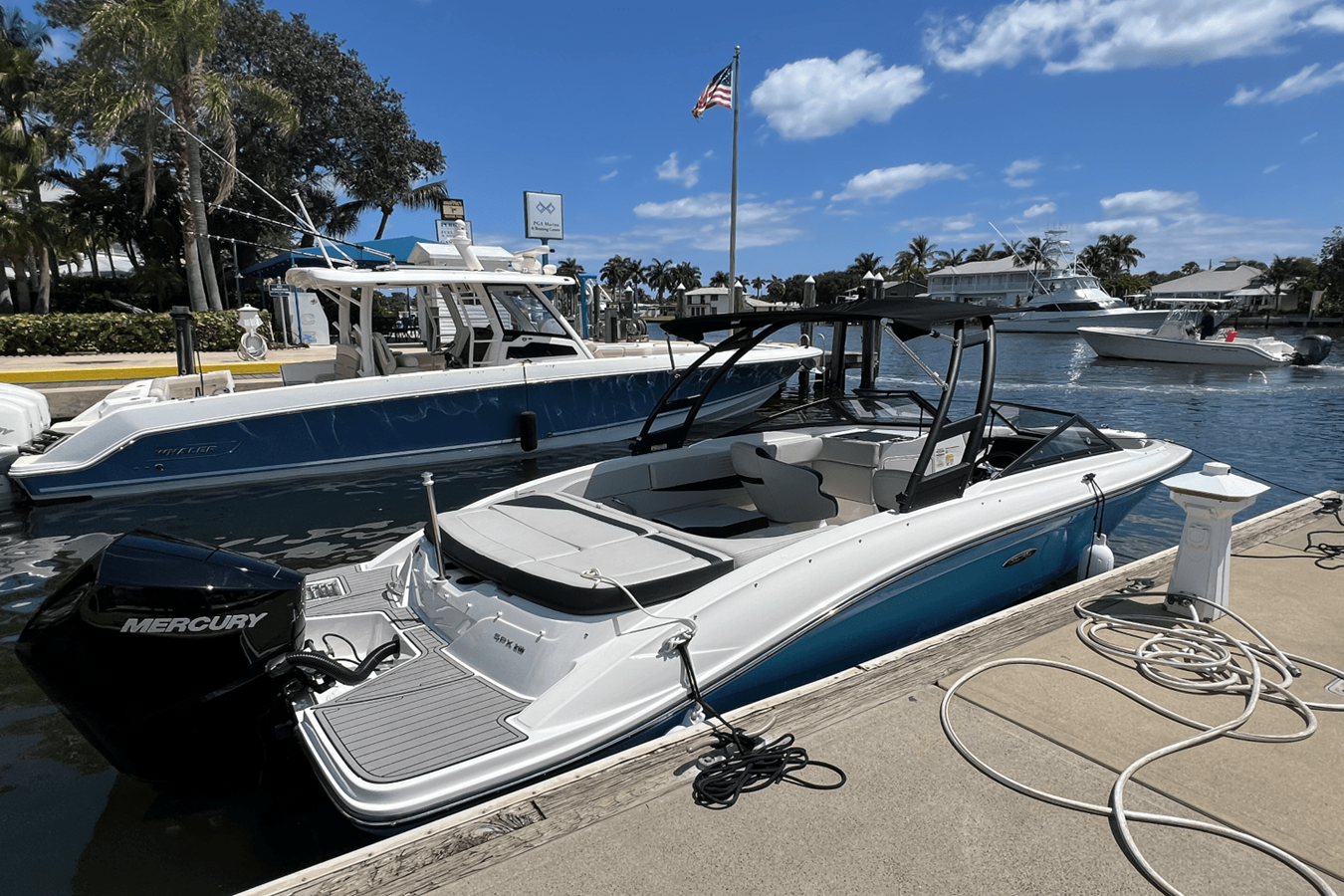 2023 Sea Ray SPX 210 Outboard 2