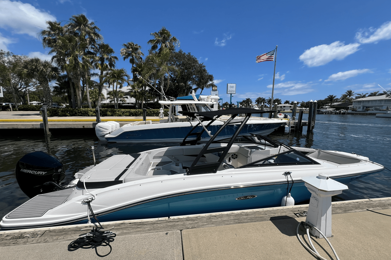 2023 Sea Ray SPX 210 Outboard 6