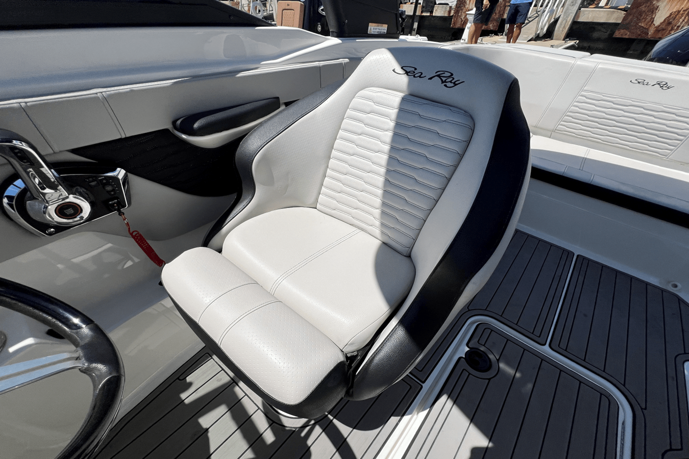 2023 Sea Ray SPX 210 Outboard 20